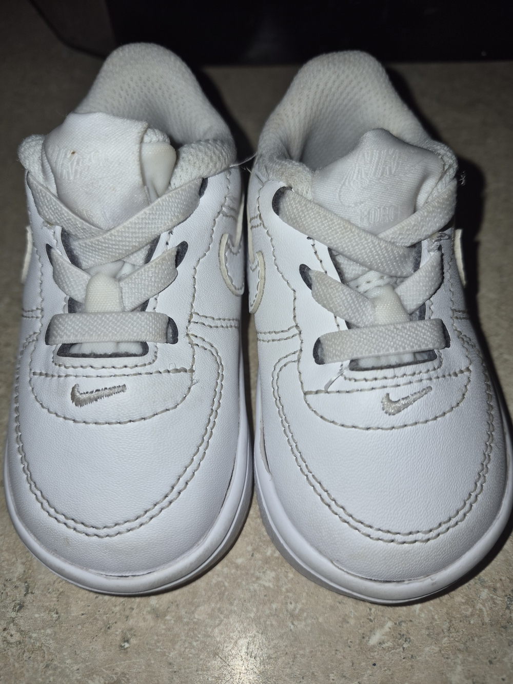 Nike Air Force 1's Toddlers White Leather Sneakers - Mini Swoosh